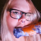 ellie 🍄 (on break) (@cleanistmutt) Leak OnlyFans 

 profile picture