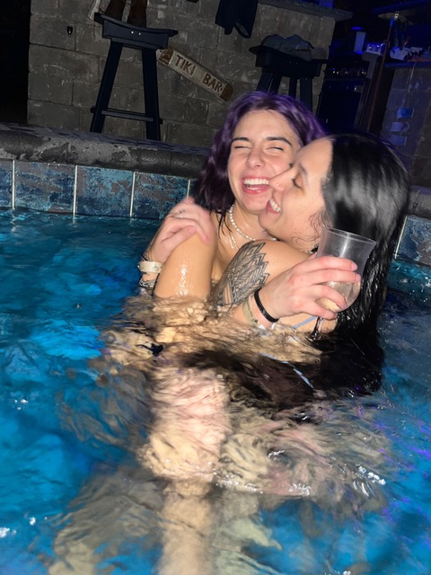 Video leaks drugstorecowgirls