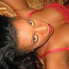 famousfoxxx Profile Picture