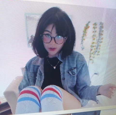 Header of girlofyourdhot