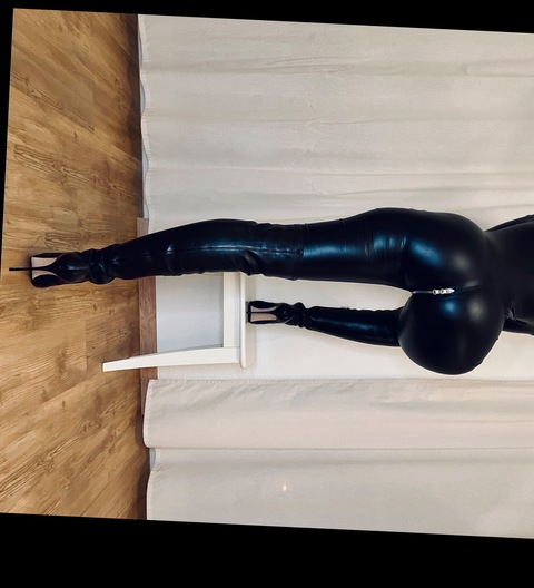 Video leaks heels.on.me