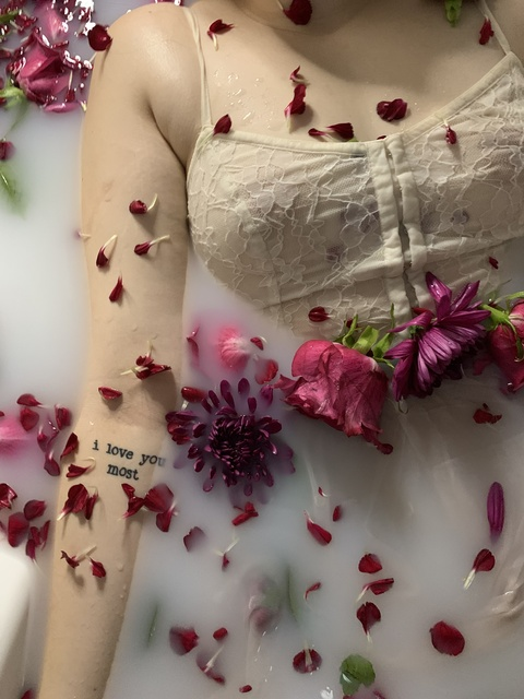 Video leaks hereliesviolet