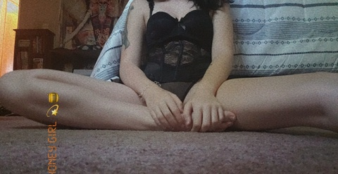 Video leaks honey-girl