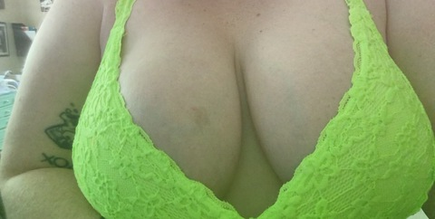 Video leaks intergluteal_cleft