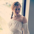 Kira Burn - The Absent Fairy @kira4burn Leak OnlyFans 

 profile picture