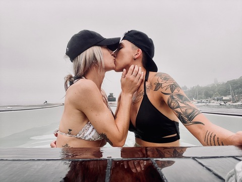 Video leaks lesbianhousewives