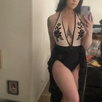 nikki2233 (Nikki) OnlyFans Leaks 

 profile picture