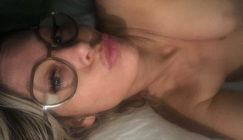 Video leaks q_laura2022