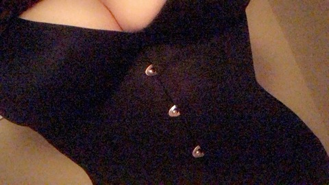 Video leaks thatmomnextdoor