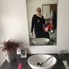 Vladimír (@vladik18cz) Leaks OnlyFans 

 profile picture